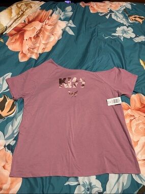 NWT TORRID Kiss Mauve-Pink Off the shoulder Tee with White Logo Size 1X